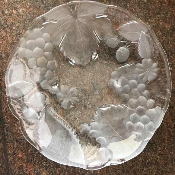 Glass serving dish - Picture 1 of 4